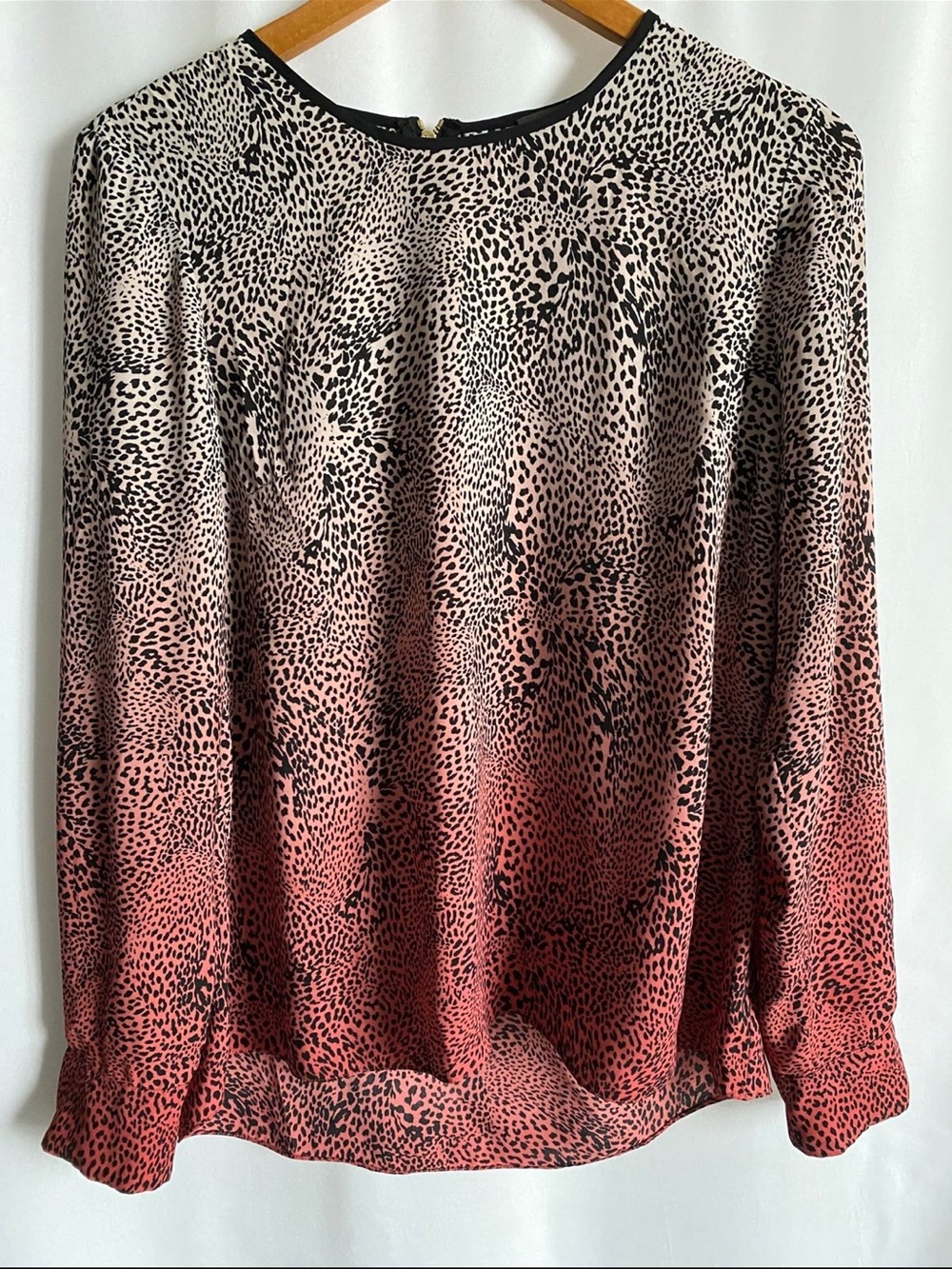 LN Vince Camuto  Ombre Animal Print Blouse - Black & red